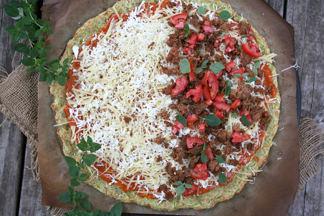 A melhor receita Zucchini Ever - Zucchini Crust Pizza |  myhumblekitchen.com