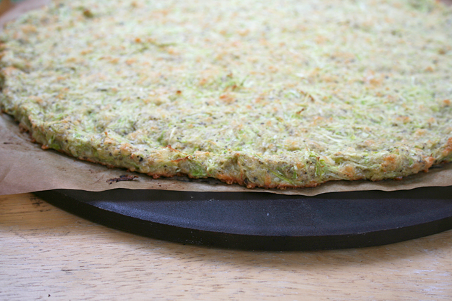 A melhor receita Zucchini Ever - Zucchini Crust Pizza | myhumblekitchen.com