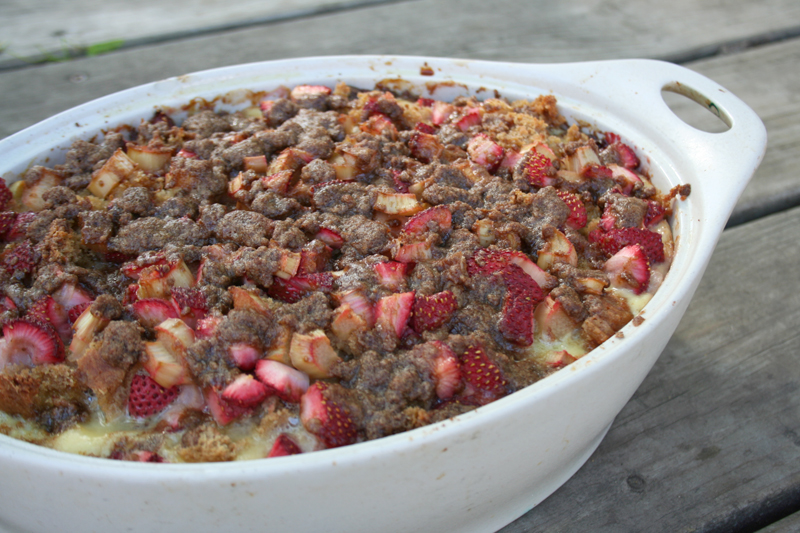 Baked Strawberry & Rhubarb French Toast Casserole | myhumblekitchen.com