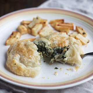 Spanakopita Puff Pastry Pockets | myhumblekitchen.com